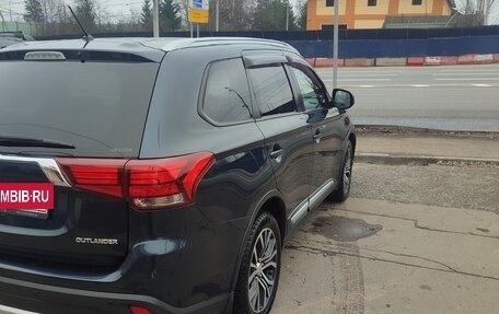 Mitsubishi Outlander III рестайлинг 3, 2016 год, 1 900 000 рублей, 5 фотография