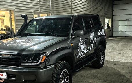 Toyota Land Cruiser 100 рестайлинг 2, 2001 год, 1 800 000 рублей, 3 фотография