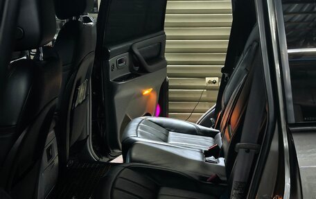 Toyota Land Cruiser 100 рестайлинг 2, 2001 год, 1 800 000 рублей, 10 фотография