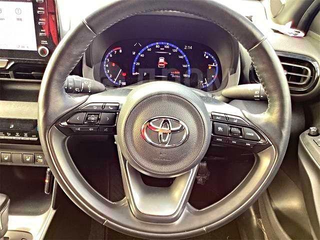 Toyota Yaris Cross, 2022 год, 1 100 000 рублей, 10 фотография