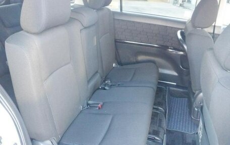 Toyota ISis I, 2012 год, 1 000 000 рублей, 12 фотография