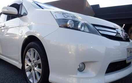 Toyota ISis I, 2012 год, 1 000 000 рублей, 26 фотография