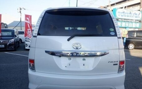 Toyota ISis I, 2012 год, 1 000 000 рублей, 19 фотография