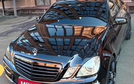 Mercedes-Benz E-Класс, 2010 год, 1 850 000 рублей, 2 фотография