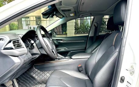 Toyota Camry, 2021 год, 3 499 000 рублей, 7 фотография