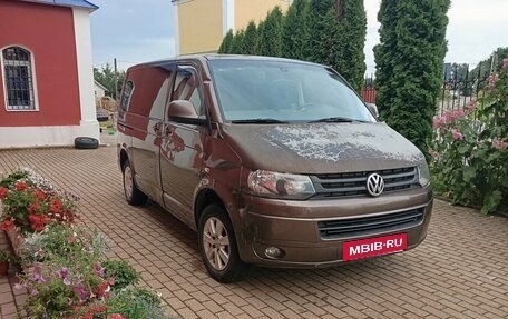 Volkswagen Caravelle T5, 2012 год, 1 500 000 рублей, 2 фотография