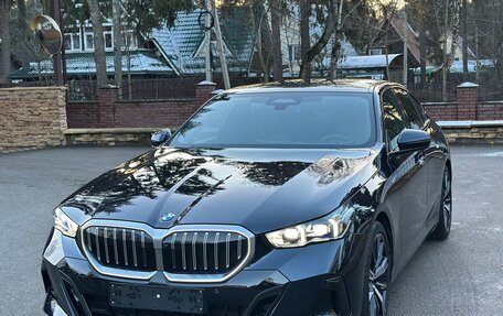 BMW 5 серия, 2024 год, 8 290 000 рублей, 16 фотография