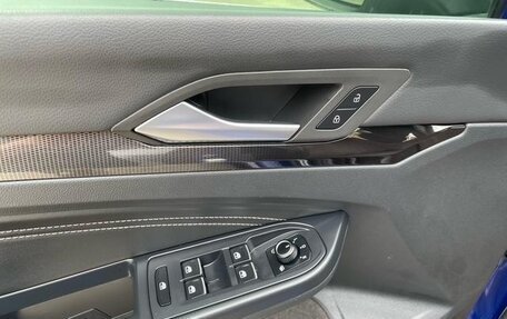 Volkswagen Golf VIII, 2021 год, 1 500 000 рублей, 13 фотография