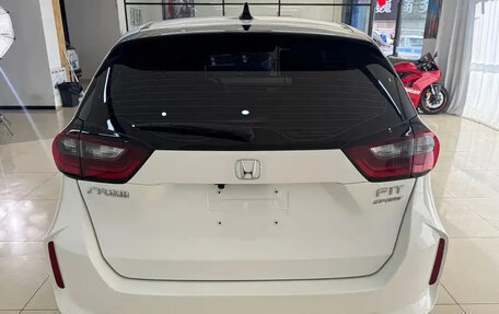 Honda Fit, 2021 год, 1 400 000 рублей, 5 фотография