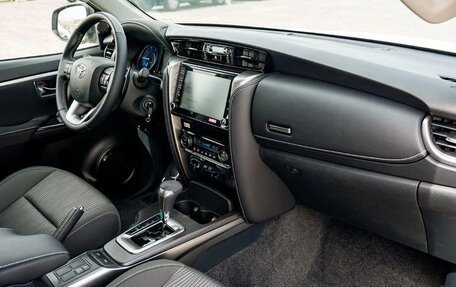 Toyota Fortuner II, 2025 год, 5 042 000 рублей, 19 фотография