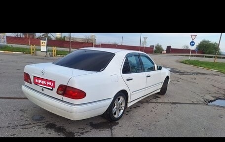 Mercedes-Benz E-Класс, 1996 год, 420 000 рублей, 2 фотография