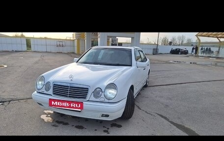 Mercedes-Benz E-Класс, 1996 год, 420 000 рублей, 4 фотография