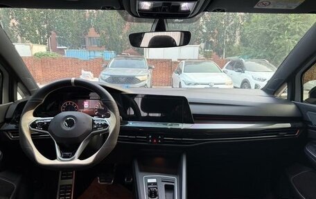 Volkswagen Golf VIII, 2022 год, 1 500 000 рублей, 12 фотография