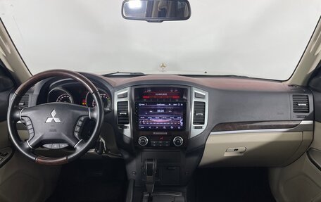 Mitsubishi Pajero IV, 2019 год, 3 800 000 рублей, 11 фотография