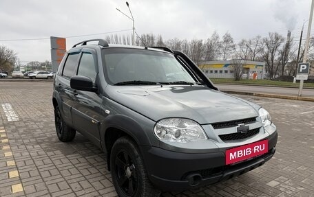 Chevrolet Niva I рестайлинг, 2018 год, 740 000 рублей, 3 фотография