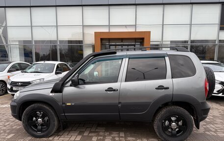 Chevrolet Niva I рестайлинг, 2018 год, 740 000 рублей, 8 фотография