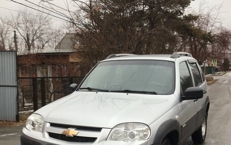 Chevrolet Niva I рестайлинг, 2017 год, 670 000 рублей, 1 фотография