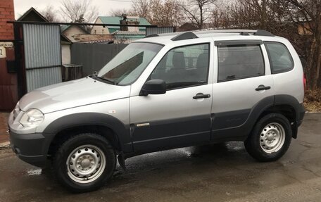 Chevrolet Niva I рестайлинг, 2017 год, 670 000 рублей, 2 фотография