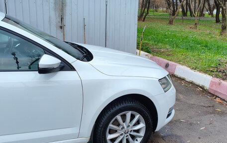 Skoda Octavia, 2018 год, 1 990 000 рублей, 3 фотография