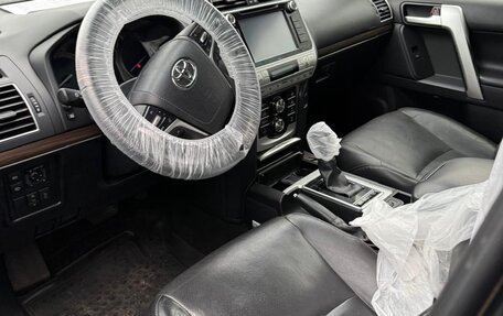 Toyota Land Cruiser Prado 150 рестайлинг 2, 2018 год, 3 850 000 рублей, 2 фотография