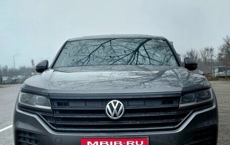 Volkswagen Touareg III, 2019 год, 4 280 000 рублей, 3 фотография