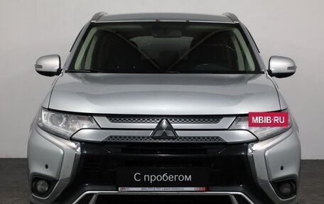 Mitsubishi Outlander III рестайлинг 3, 2019 год, 1 799 000 рублей, 2 фотография