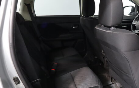 Mitsubishi Outlander III рестайлинг 3, 2019 год, 1 799 000 рублей, 14 фотография