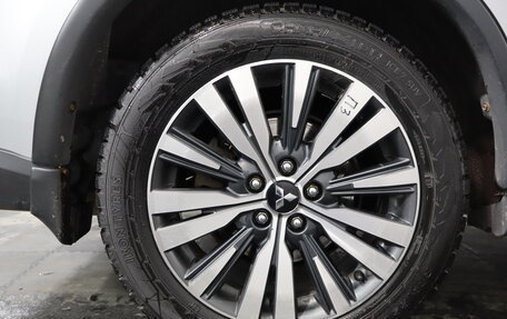 Mitsubishi Outlander III рестайлинг 3, 2019 год, 1 799 000 рублей, 19 фотография