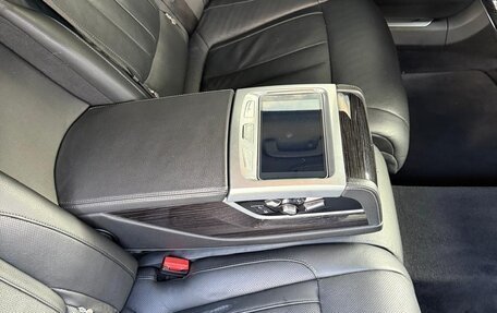 BMW 7 серия, 2019 год, 4 690 000 рублей, 13 фотография