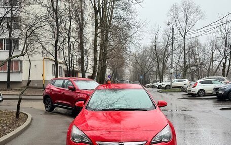 Opel Astra J, 2012 год, 700 000 рублей, 2 фотография