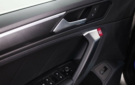 Volkswagen Tiguan II, 2019 год, 2 599 000 рублей, 13 фотография