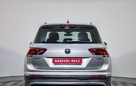 Volkswagen Tiguan II, 2019 год, 2 599 000 рублей, 6 фотография