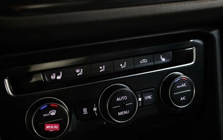 Volkswagen Tiguan II, 2019 год, 2 599 000 рублей, 19 фотография