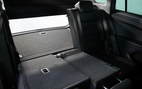 Volkswagen Tiguan II, 2019 год, 2 599 000 рублей, 28 фотография