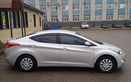 Hyundai Elantra V, 2013 год, 1 300 000 рублей, 2 фотография