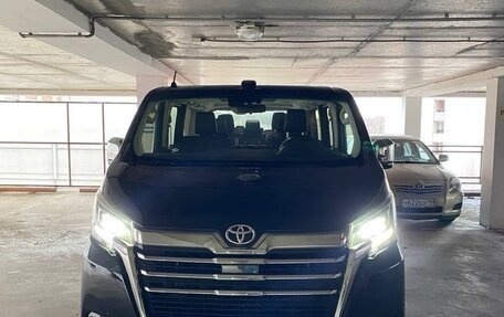 Toyota HiAce H300, 2020 год, 6 577 000 рублей, 2 фотография