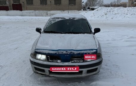 Mitsubishi Carisma I, 2003 год, 350 000 рублей, 2 фотография