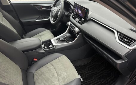 Toyota RAV4, 2025 год, 4 390 000 рублей, 17 фотография