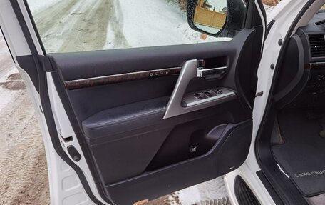 Toyota Land Cruiser 200, 2015 год, 4 800 000 рублей, 16 фотография