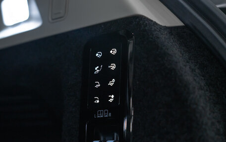 Land Rover Range Rover IV рестайлинг, 2023 год, 23 755 000 рублей, 8 фотография