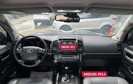 Toyota Land Cruiser 200, 2010 год, 3 385 000 рублей, 8 фотография