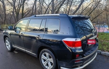 Toyota Highlander III, 2013 год, 1 890 000 рублей, 3 фотография