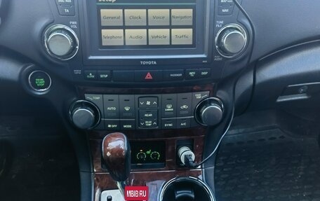 Toyota Highlander III, 2013 год, 1 890 000 рублей, 7 фотография