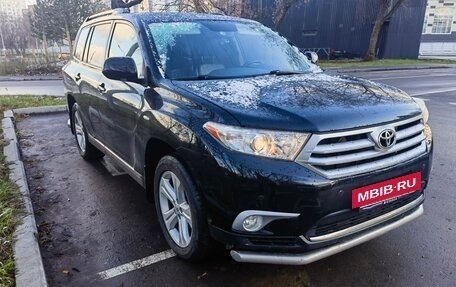 Toyota Highlander III, 2013 год, 1 890 000 рублей, 11 фотография