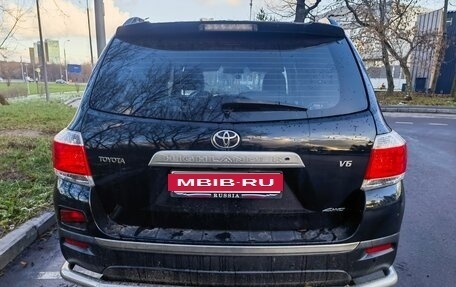 Toyota Highlander III, 2013 год, 1 890 000 рублей, 31 фотография