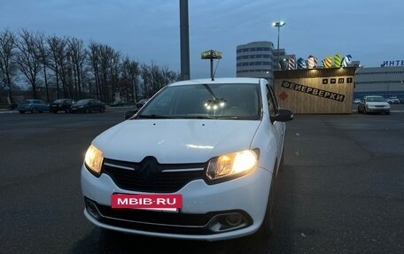 Renault Logan II, 2018 год, 605 000 рублей, 2 фотография