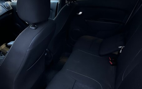 Renault Logan II, 2018 год, 605 000 рублей, 7 фотография