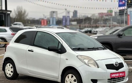 Toyota Yaris III рестайлинг, 2008 год, 448 000 рублей, 1 фотография