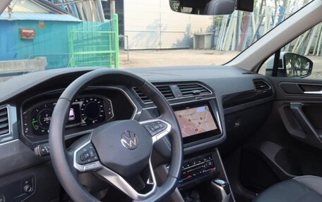 Volkswagen Tiguan II, 2022 год, 2 700 000 рублей, 5 фотография