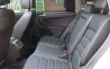 Volkswagen Tiguan II, 2022 год, 2 700 000 рублей, 8 фотография